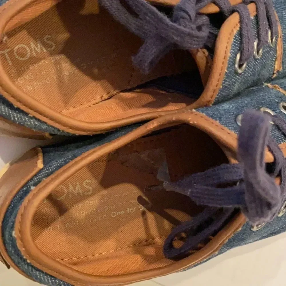 Tom’s Denim sneakers